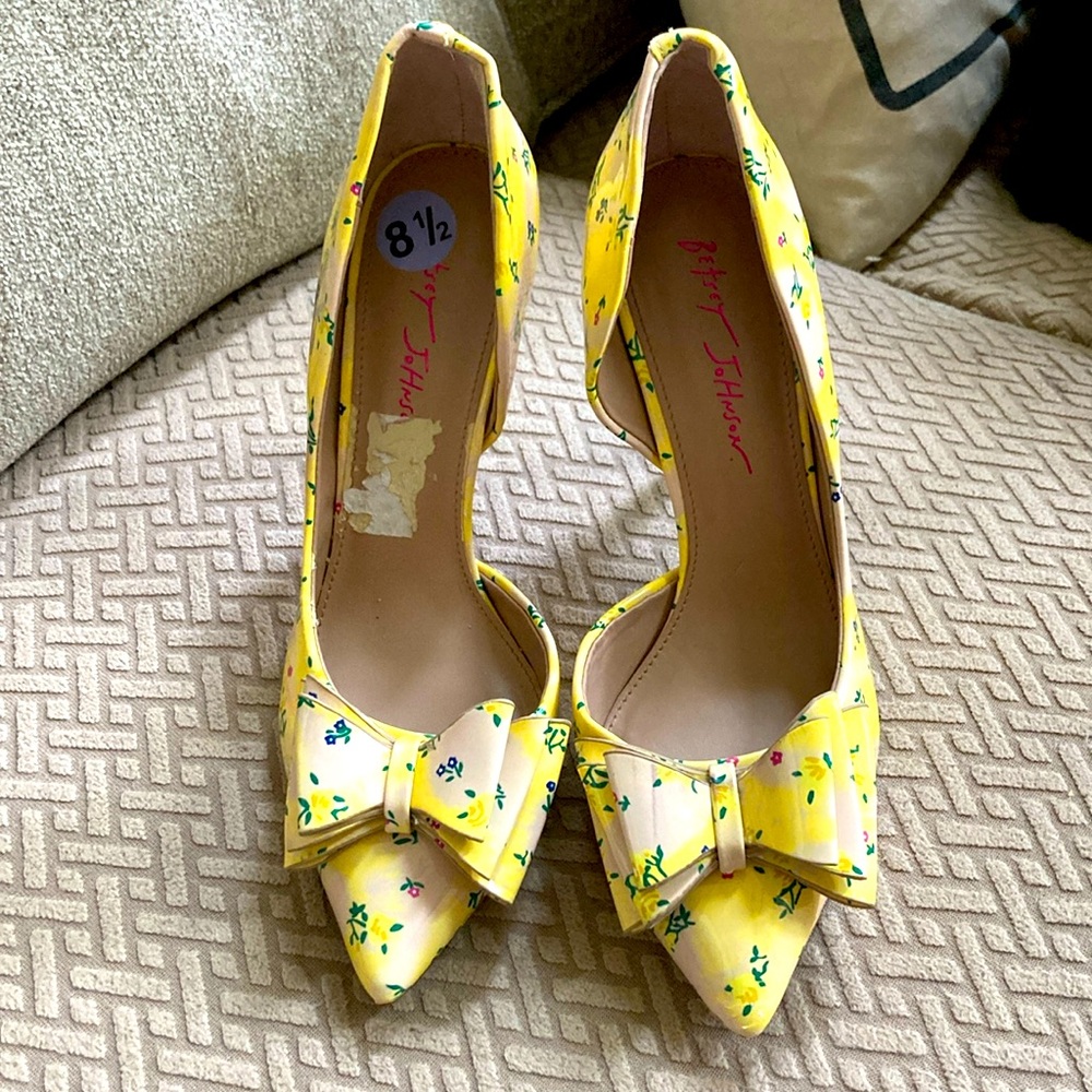 Betsey Johnson Yellow Floral Stilettos 8.5